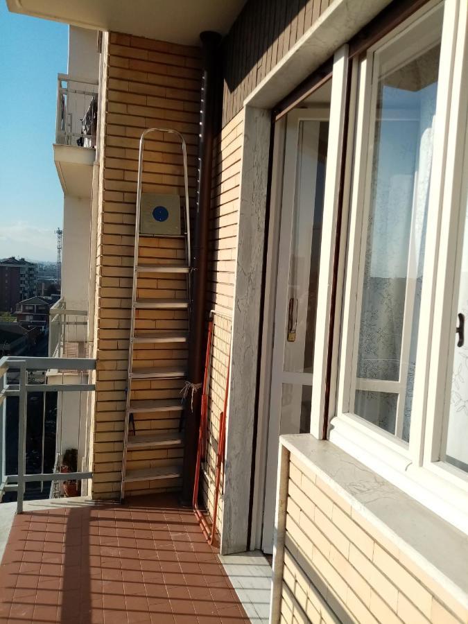 Bruno Turin Apartment Near The Metro كولّينيو المظهر الخارجي الصورة